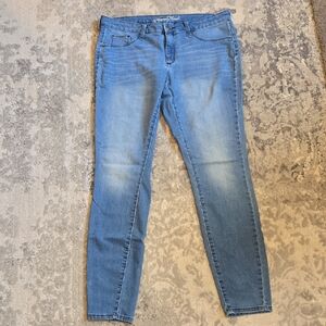 Universal Thread Mid Rise Jeggings